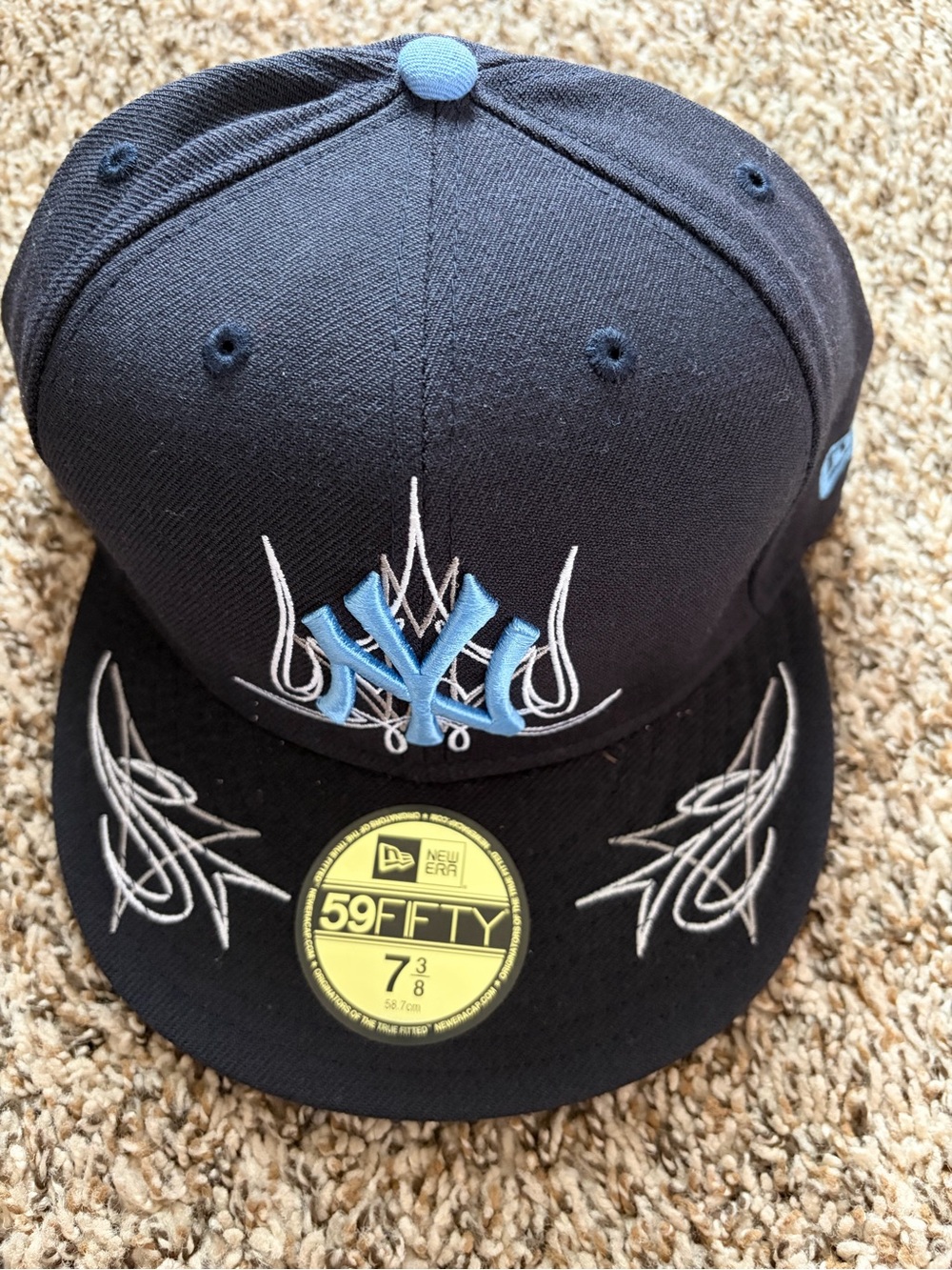 New Era Men’s Black & Light Blue Tribal 59FIFTY Fitted Cap New York Yankees